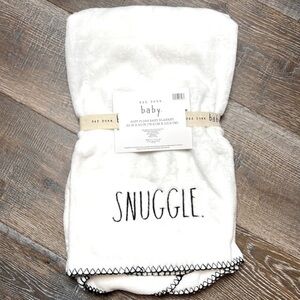 KIDS - Rae Dunn - ‘Snuggle‘ 30” x 40” soft plush baby blanket. NWT Firm!